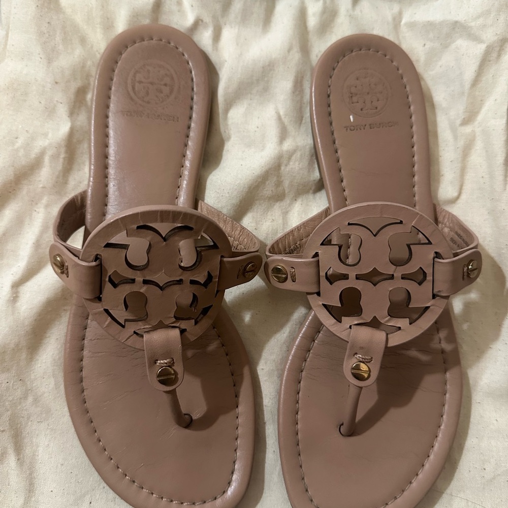 Tory Burch Miller Logo Thong Sandals in Mauve
